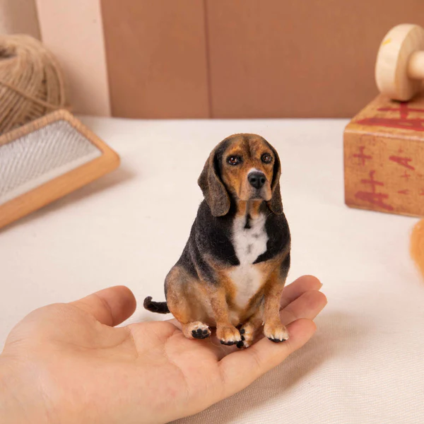 Custom mini needle felted pet figurine (7-10 cm)